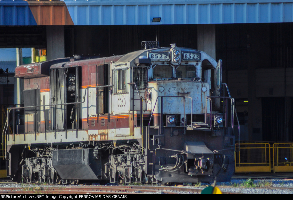 EFVM 8523